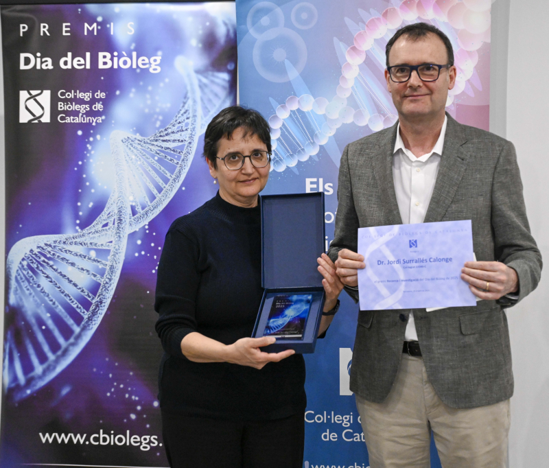 25.04.25 Dia del biòleg085 Jordi Surrallés i Agueda Hernandez Dr. Surrallés i Agueda Hernadez premi recerca Dia del Biòleg 2025